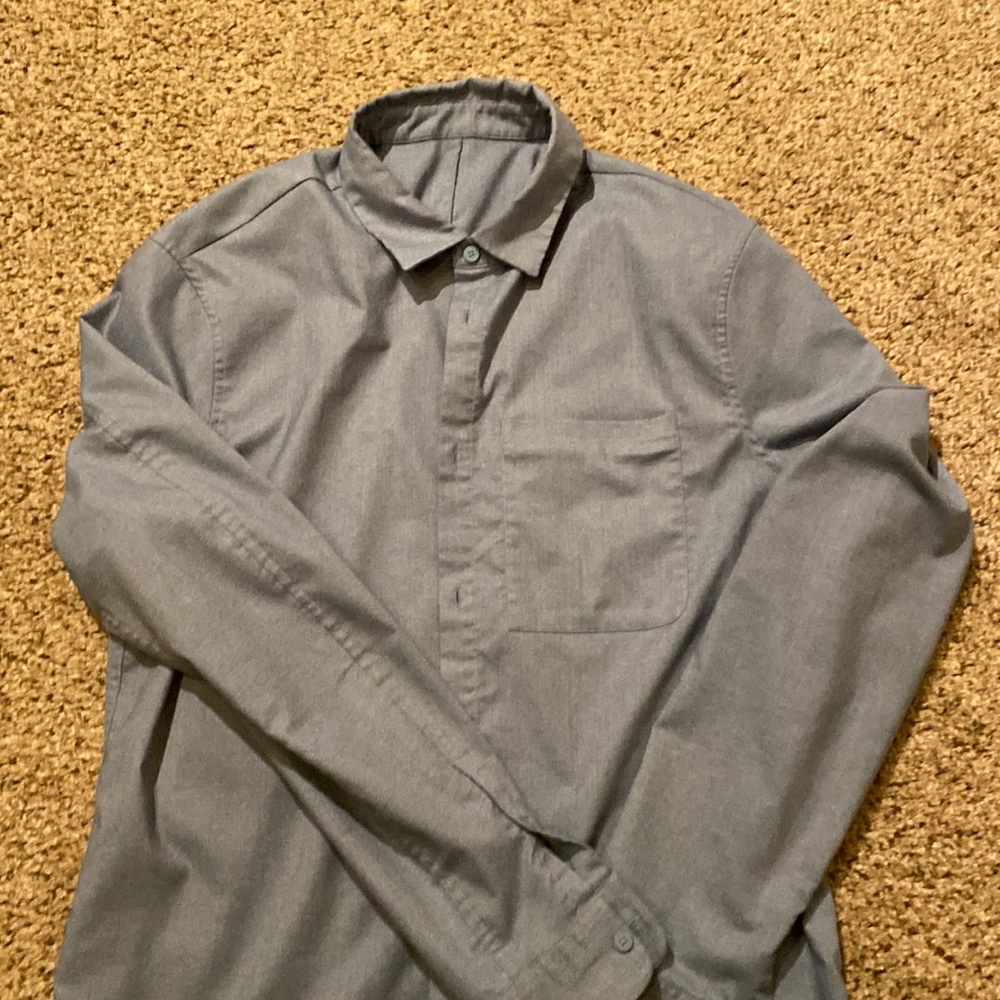 Men’s large lululemon long sleeve button up